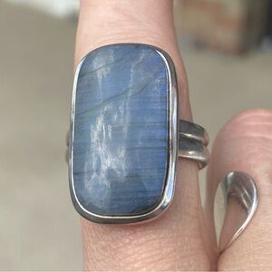 Elegant Silver Blue Iridescent Stone Ring SIZE 10